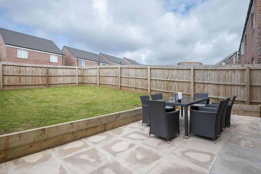 Cosy 3 Bed Near Beaches, Cardiff & Brecon Beacons Coity Kültér fotó