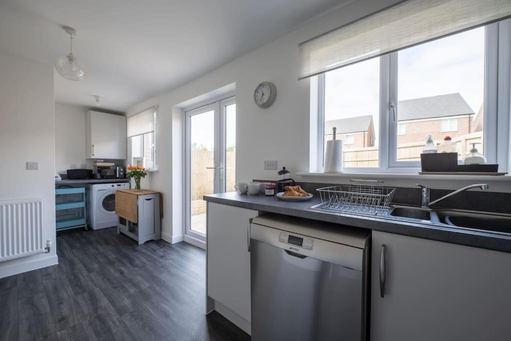 Cosy 3 Bed Near Beaches, Cardiff & Brecon Beacons Coity Kültér fotó